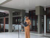 Momen Haru di SMK 1 Singkawang: Upacara Bendera Terakhir Bersama Pembina Uun Triyogo